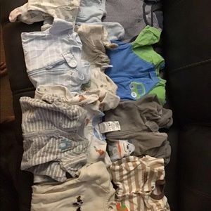 Newborn to 9 months assorred clothes